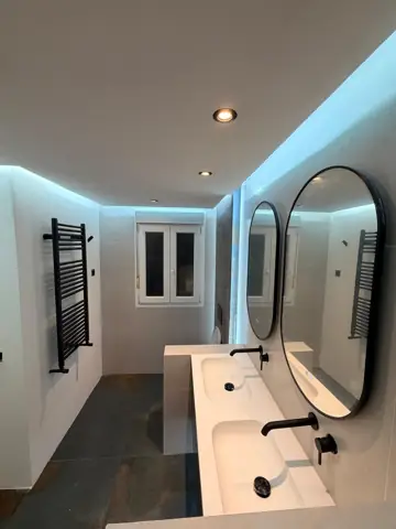 Baño de diseño con luz LED — acabado, foto 4
