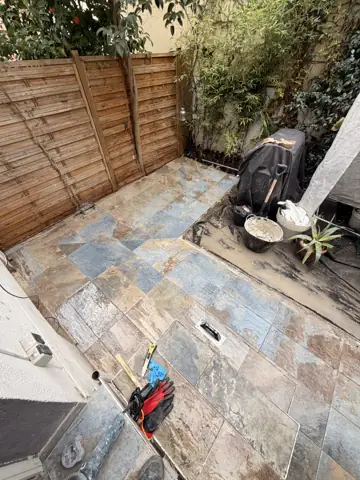 Terraza con porcelánico efecto piedra — acabado, foto 1